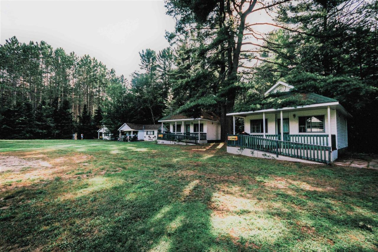 High Falls Bay Cottages, Camping & Waterpark Bracebridge Extérieur photo